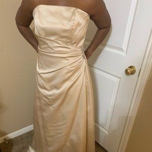 Formal wedding gown